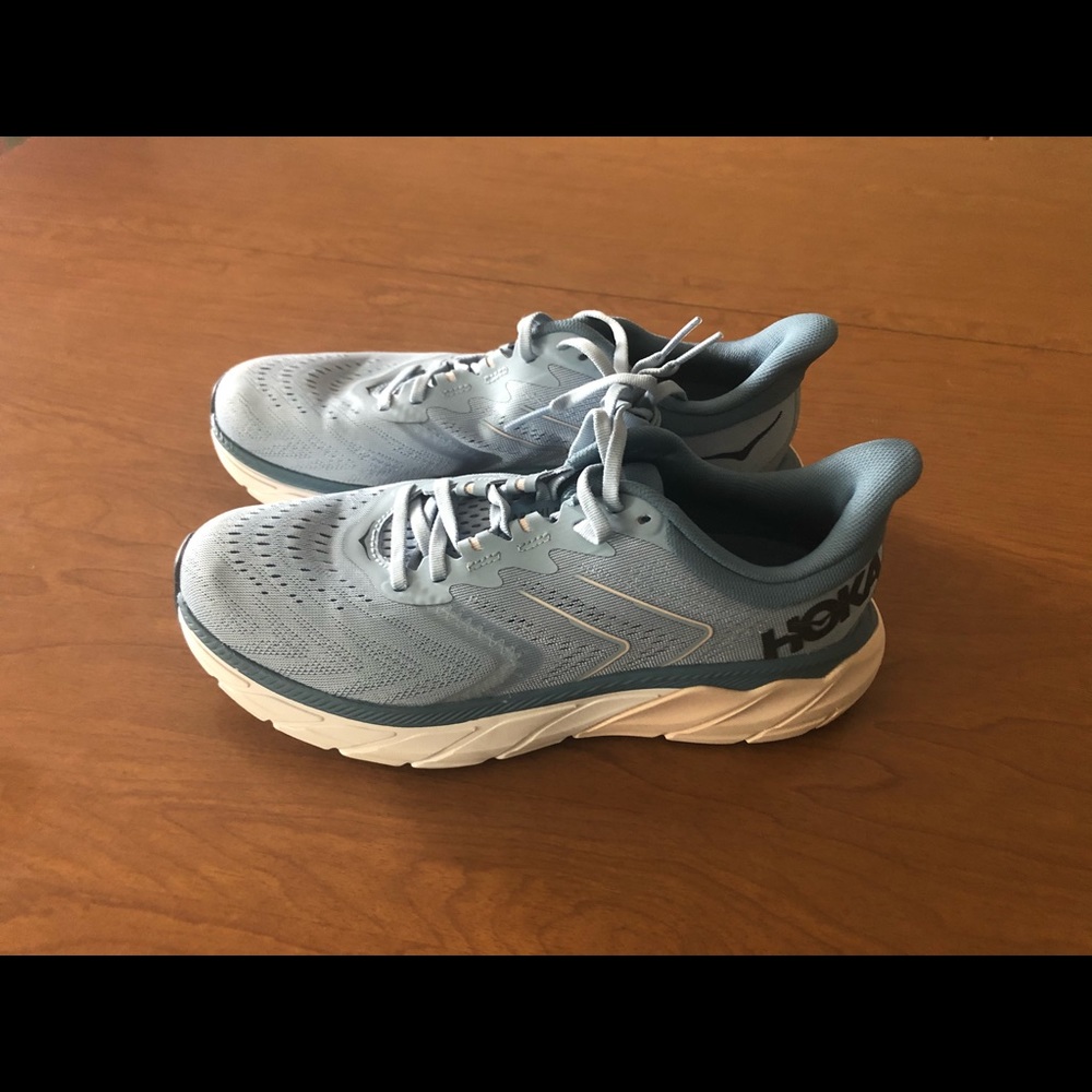 Hoka One One Arahi 5 (wide)